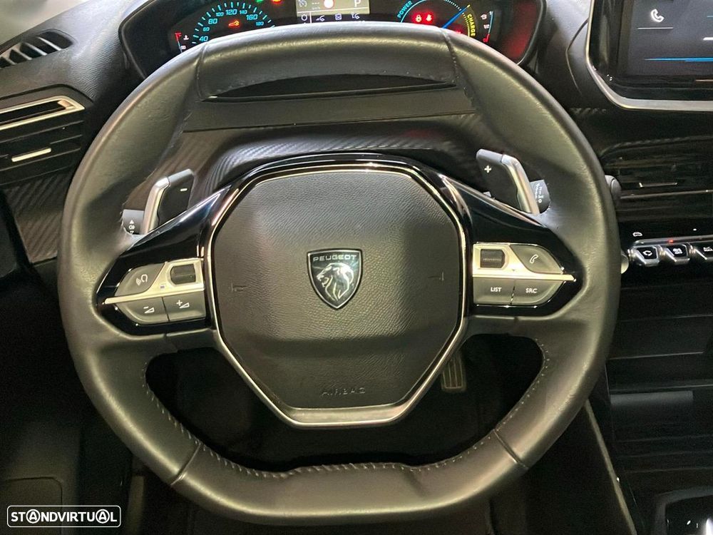 Peugeot 208 - 11
