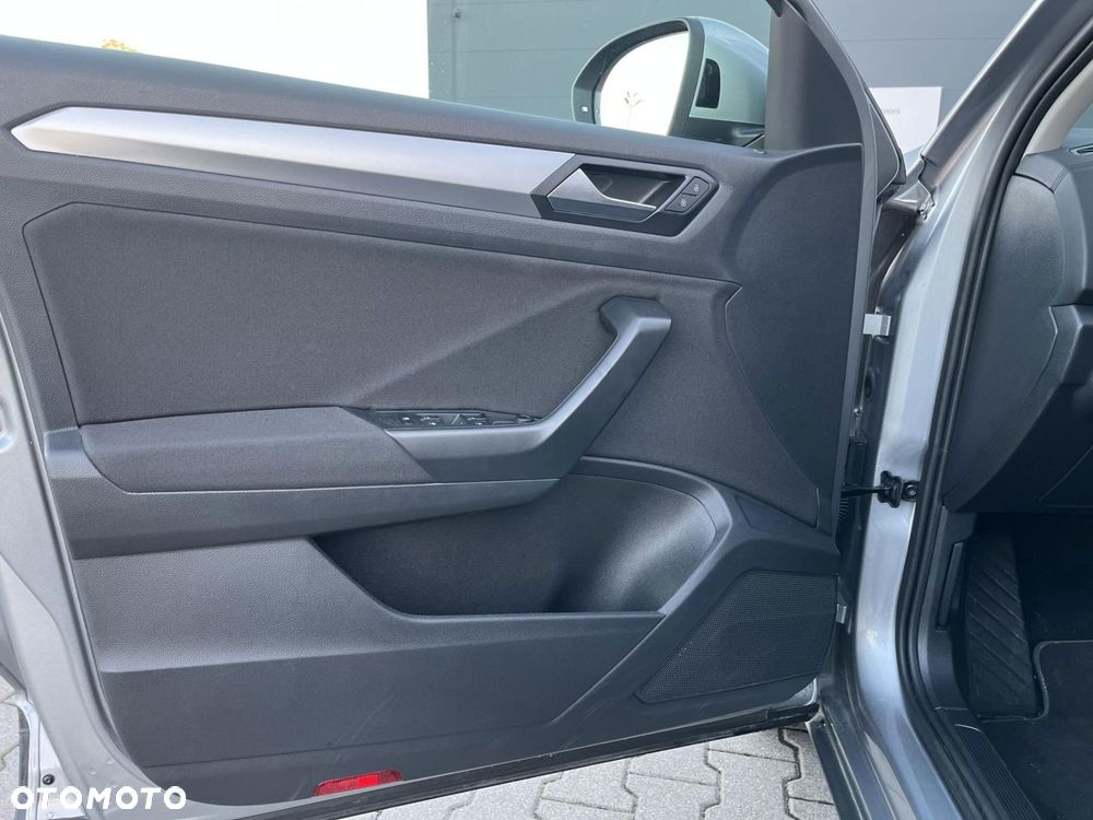 Volkswagen T-Roc - 12