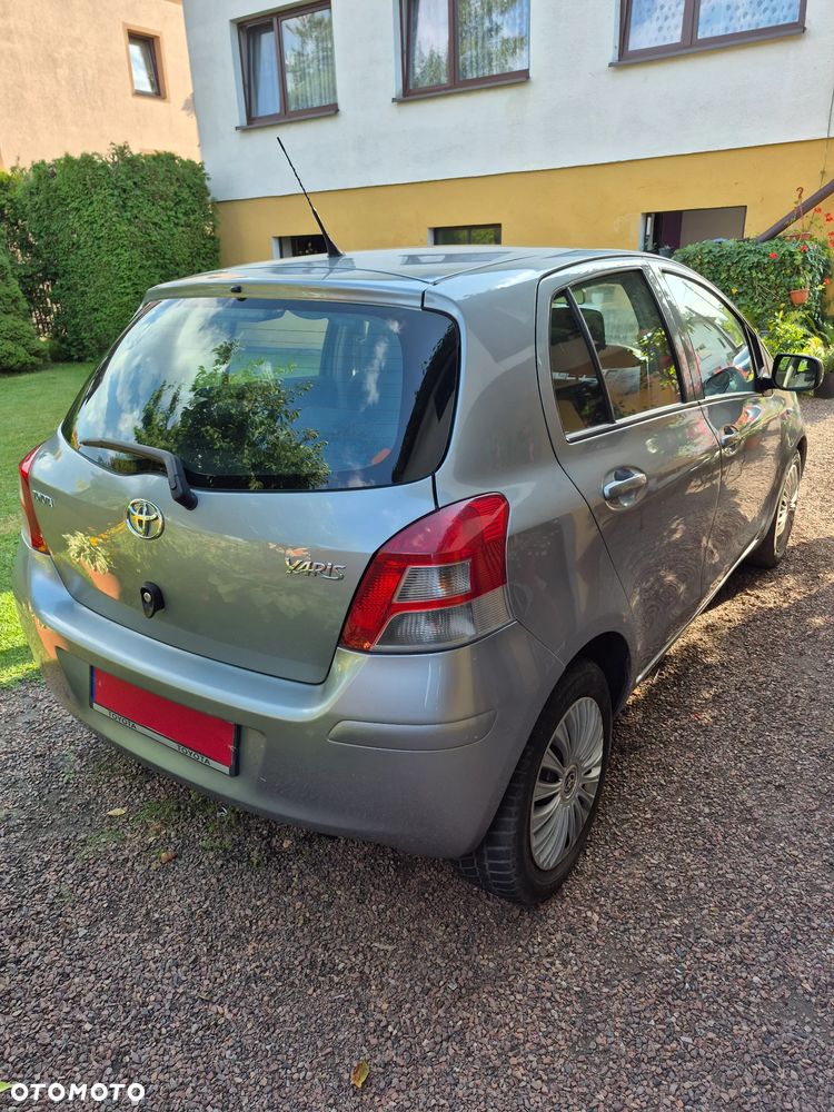 Toyota Yaris 1.4 D-4D Premium - 4