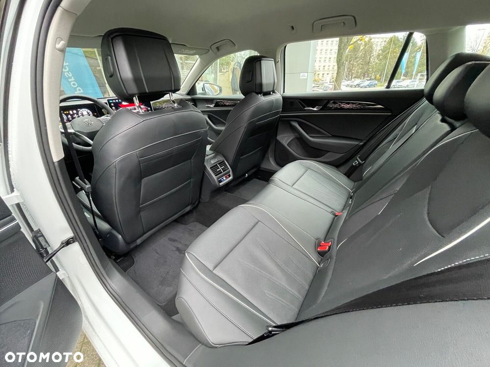 Volkswagen Passat Variant - 25