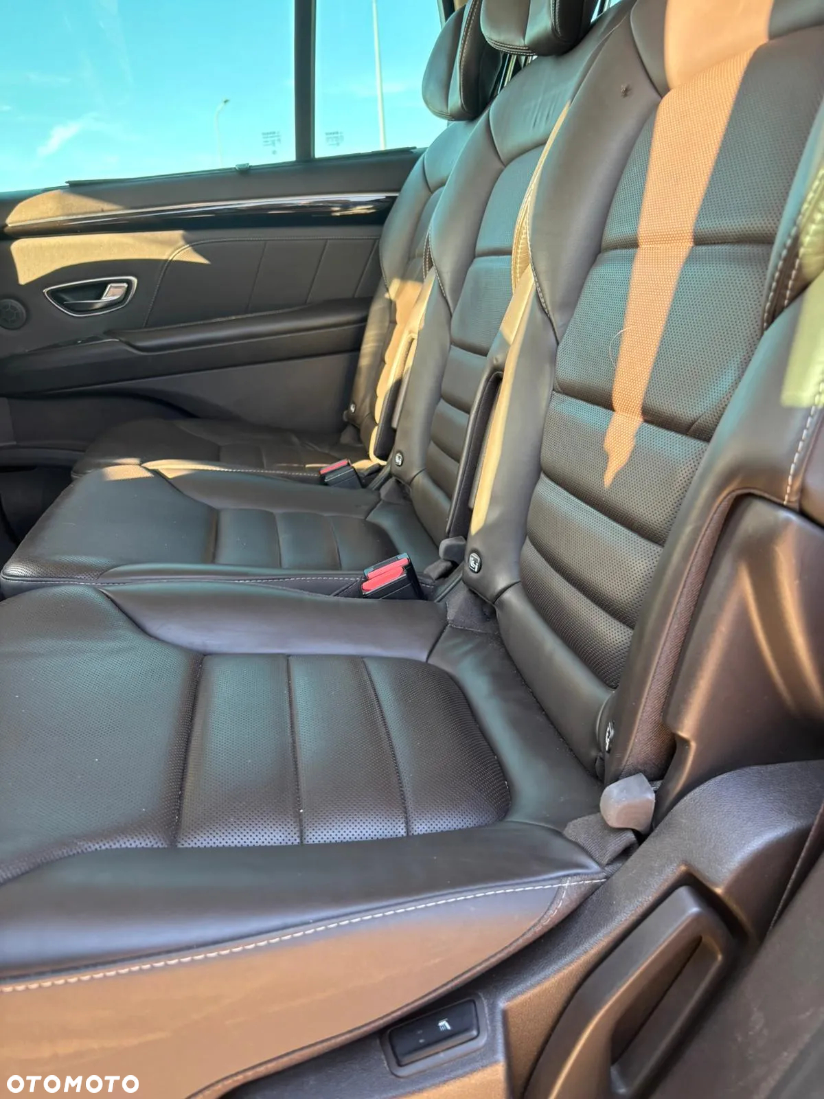 Renault Espace 1.6 dCi Energy Initiale Paris EDC 7os - 10
