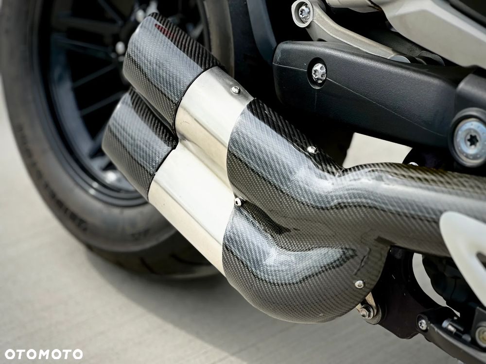 Triumph Rocket - 19