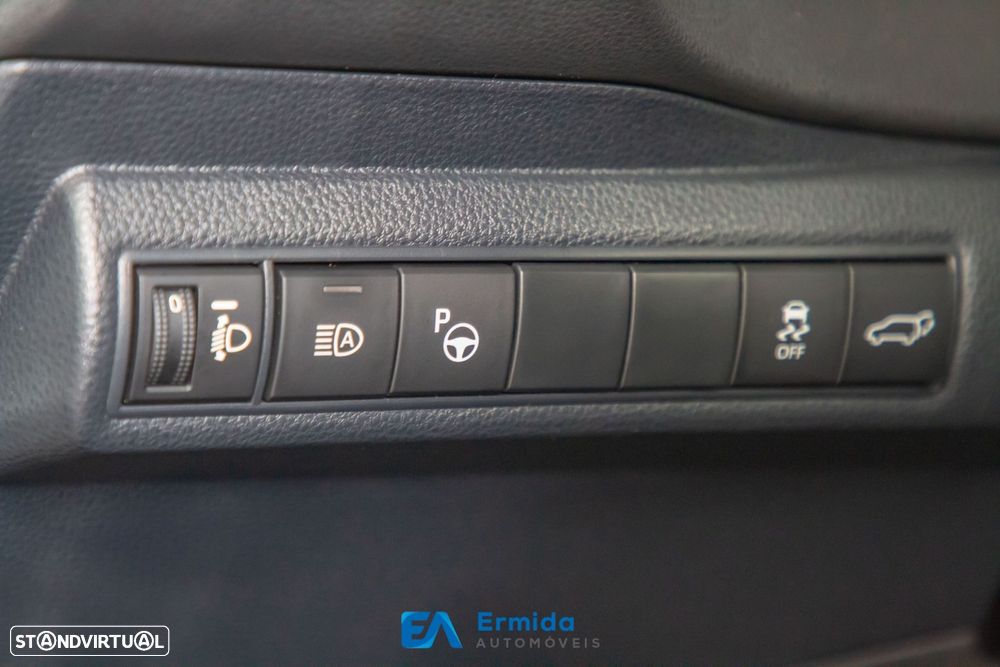 Toyota Corolla Touring Sports - 30