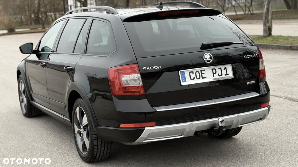 Skoda Octavia 2.0 TDI 4x4 DSG Scout - 31