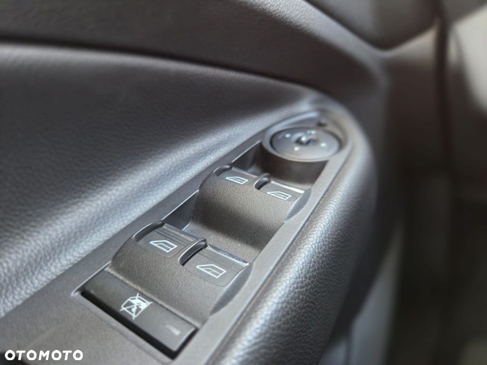 Ford Kuga 1.6 EcoBoost 2x4 Trend - 17