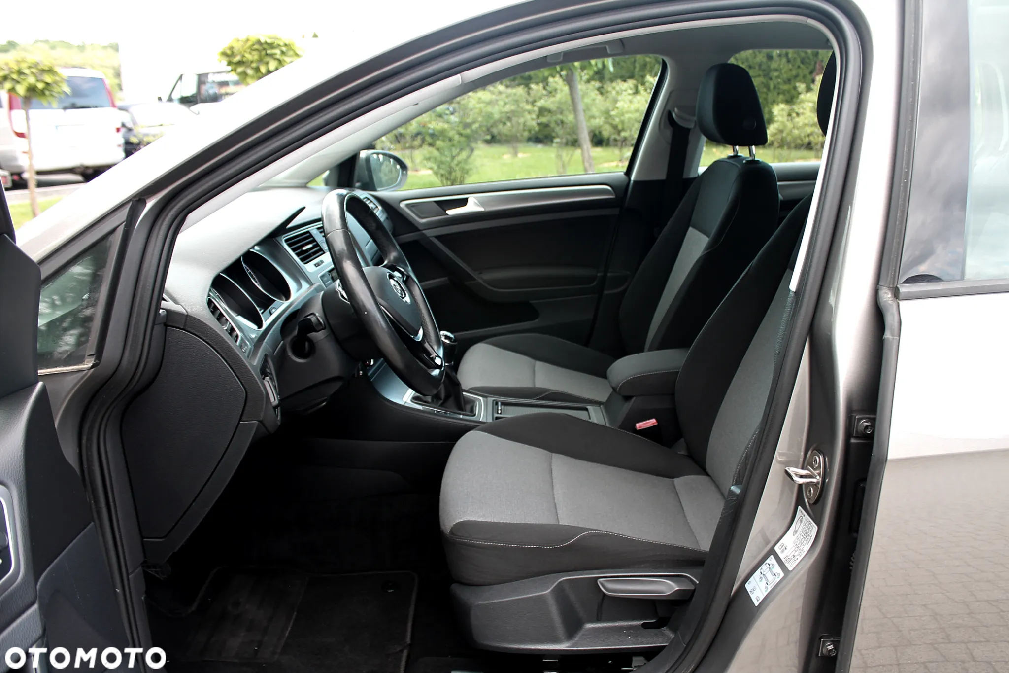 Volkswagen Golf 1.2 TSI BlueMotion Technology Comfortline - 12