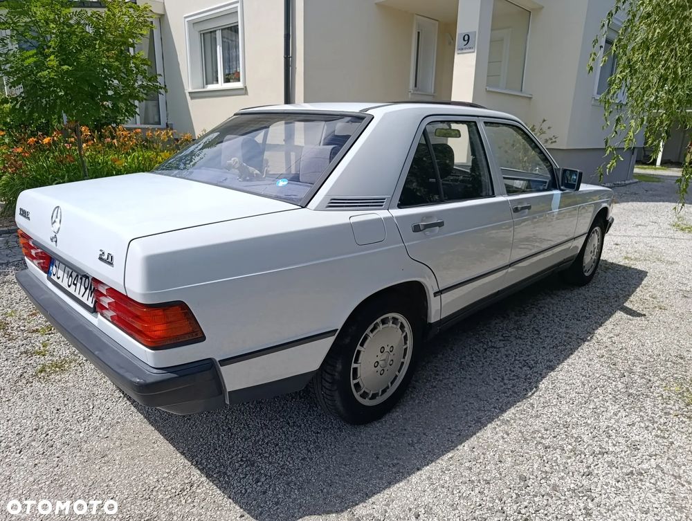 Mercedes-Benz W201 (190) - 4