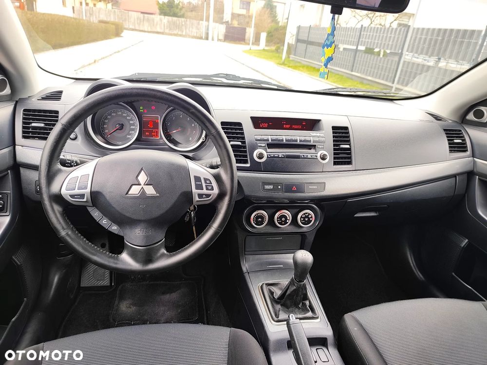 Mitsubishi Lancer 1.8 Intense - 11