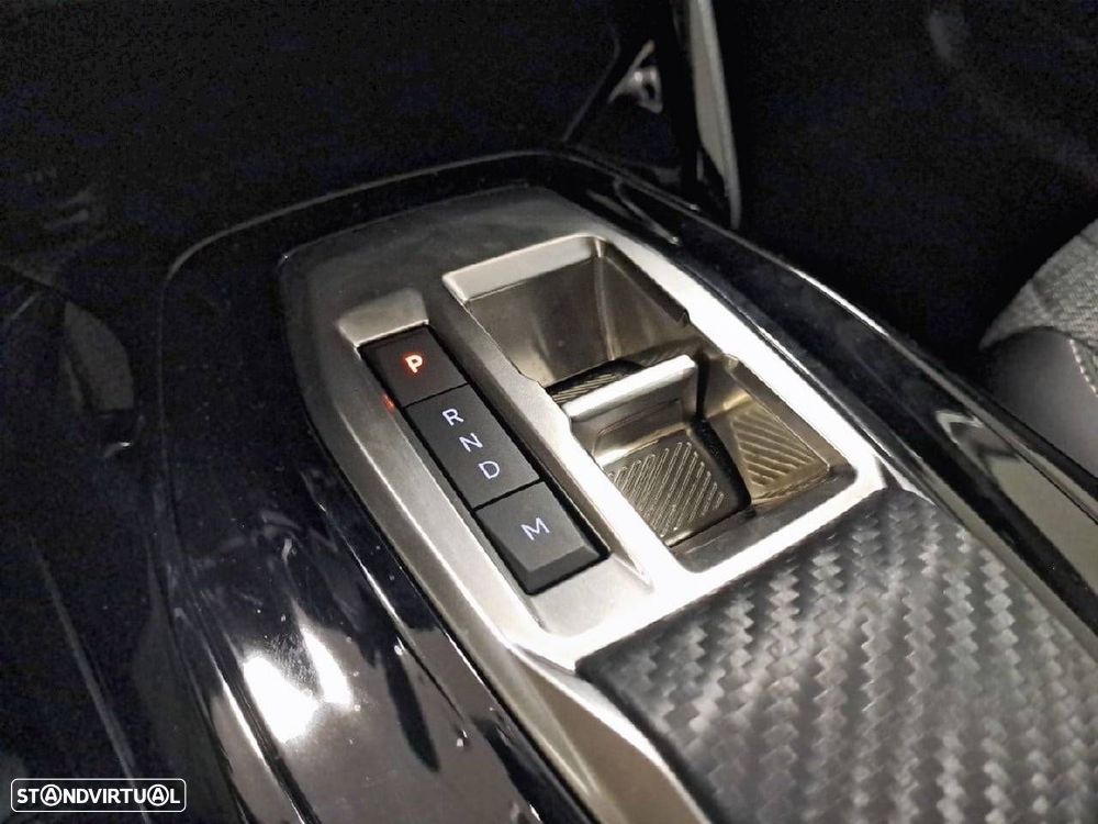 Peugeot 208 1.2 Hybrid Allure e-DCS6 - 22