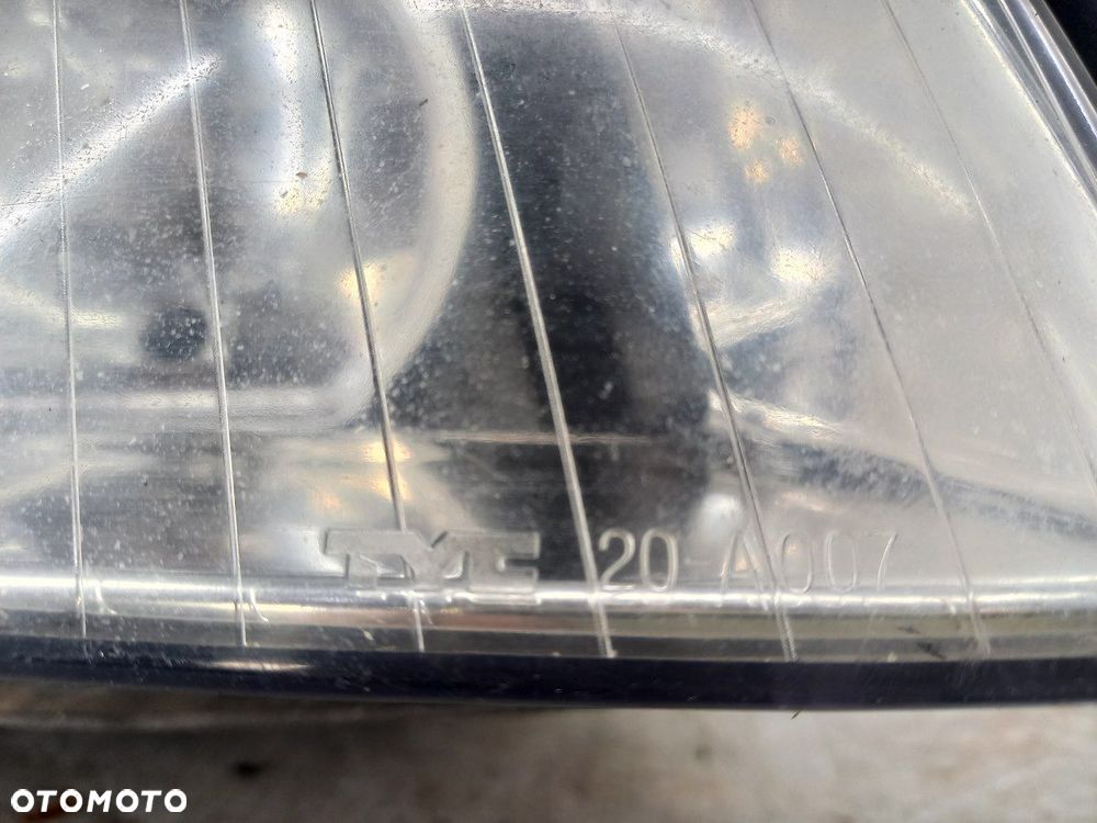 LAMPA PRZÓD PRAWA AUDI A4 B6 20-A007 TYC - 7