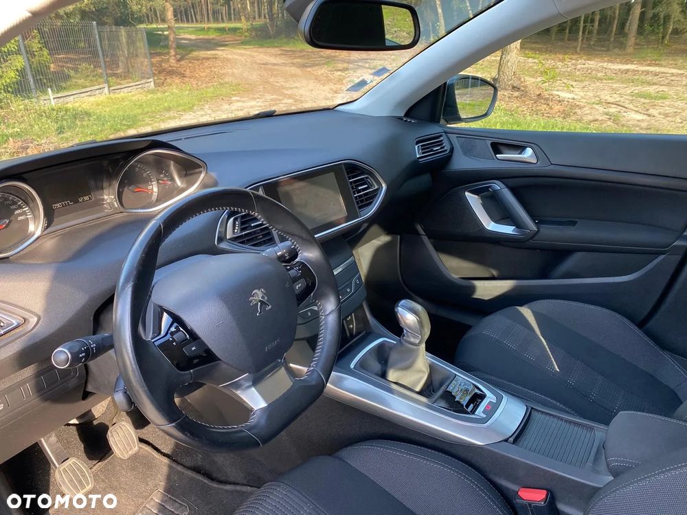 Peugeot 308 1.2 PureTech Allure S&S - 13