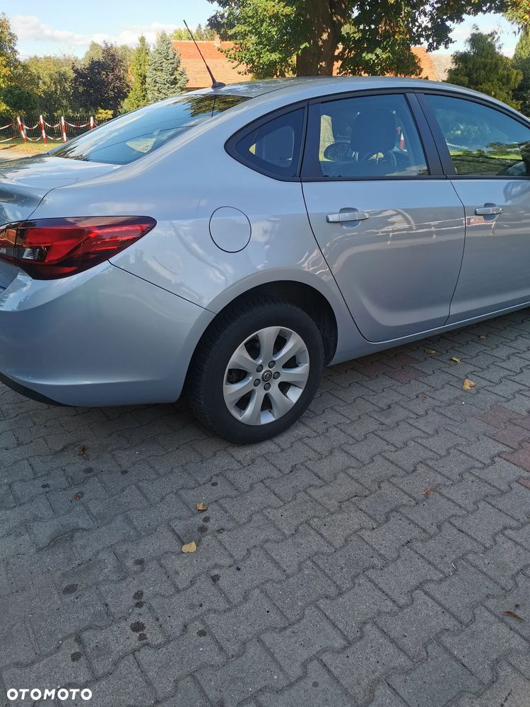 Opel Astra 1.6 Business EU6 - 31
