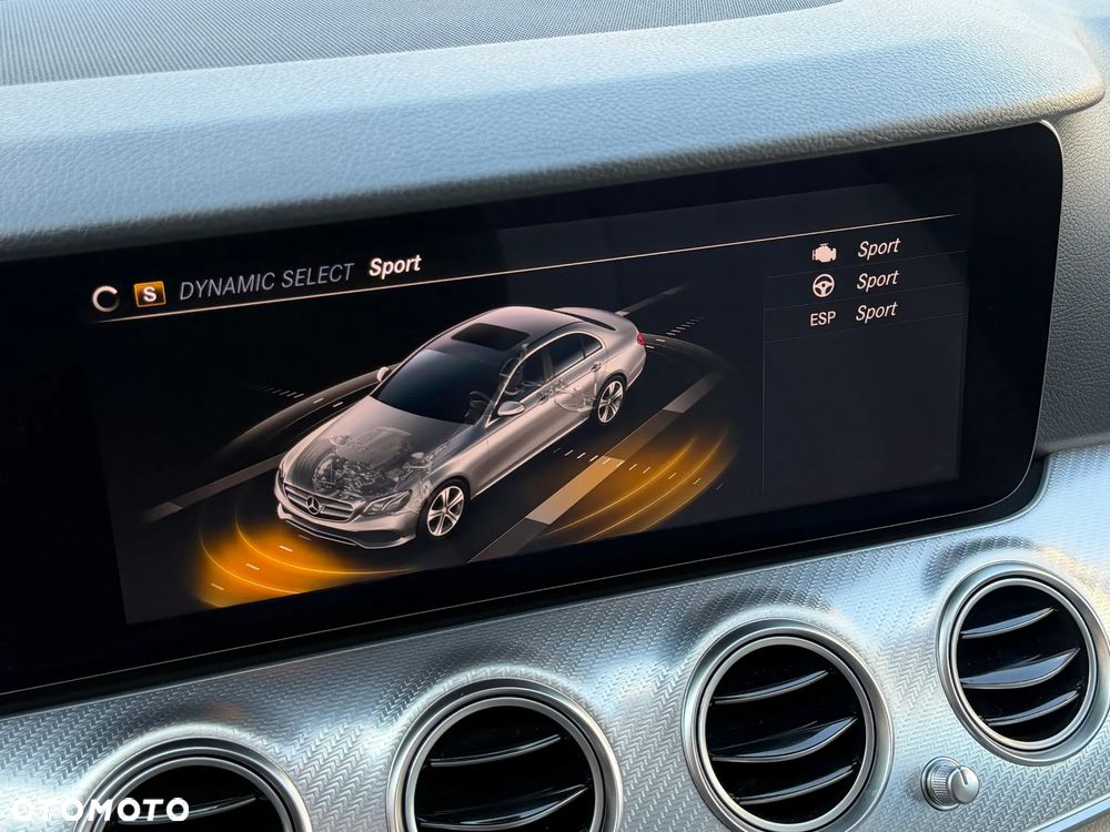 Mercedes-Benz Klasa E 220 d 4-Matic 9G-TRONIC - 17