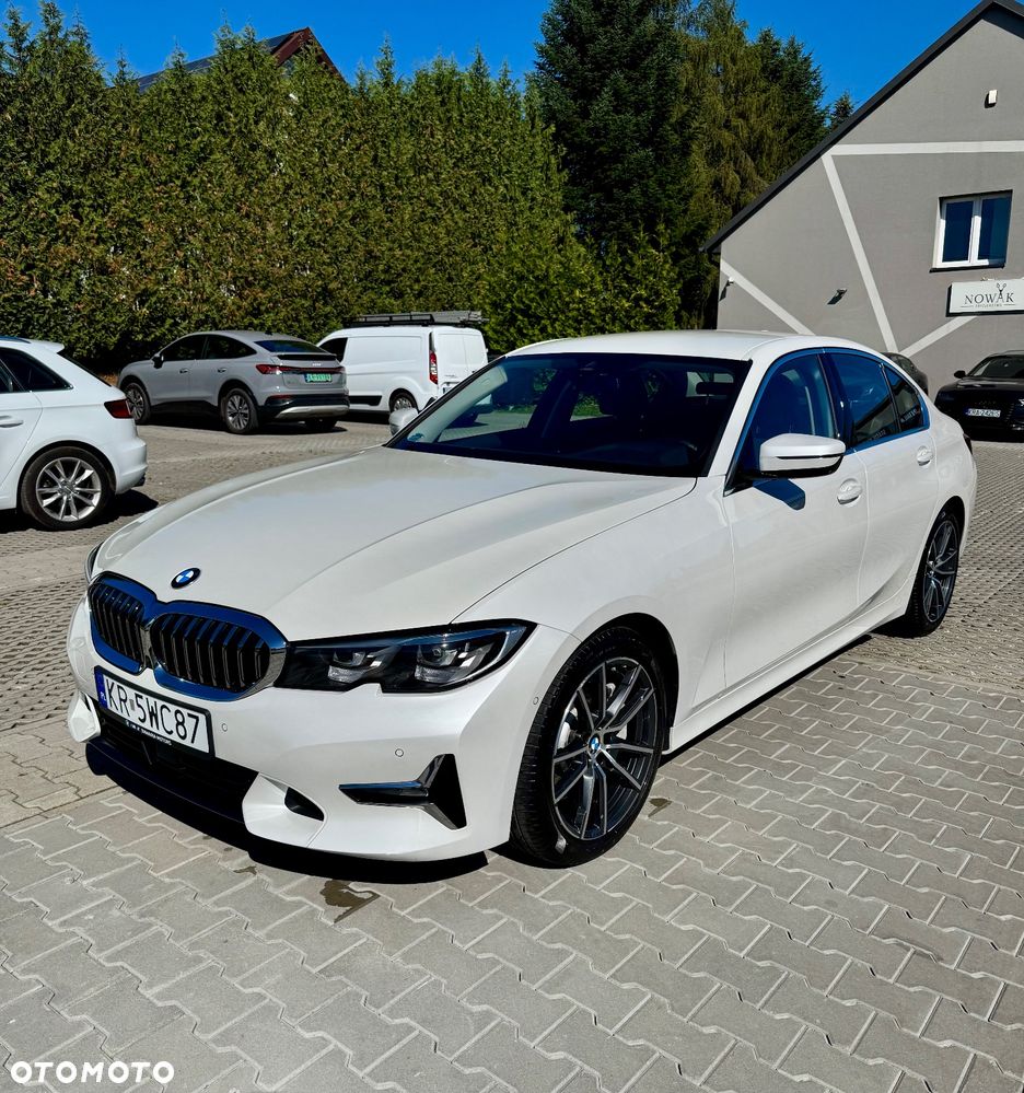 BMW Seria 3 330i xDrive Luxury Line - 1