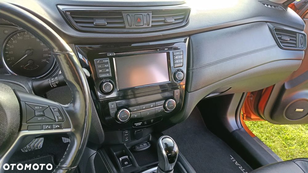 Nissan X-Trail 2.0 dCi Tekna Xtronic 4WD - 24