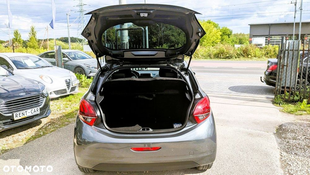 Peugeot 208 - 33
