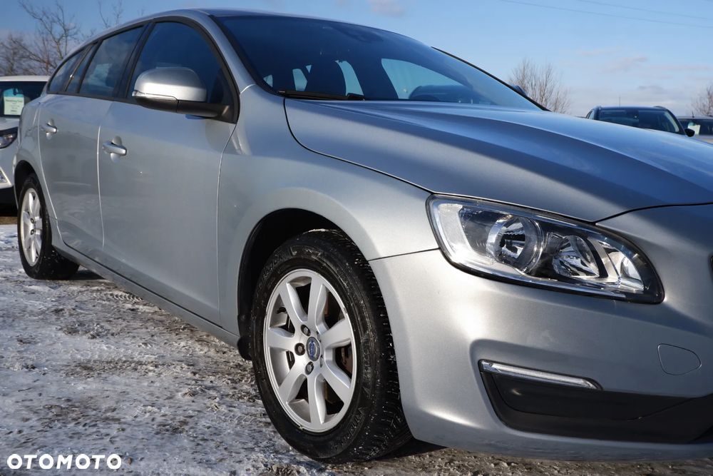 Volvo V60 D3 Geartronic Kinetic - 2