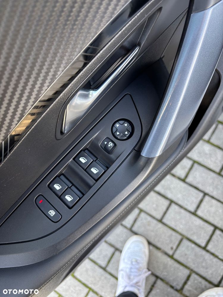 Peugeot 2008 PureTech 130 EAT8 Allure - 9