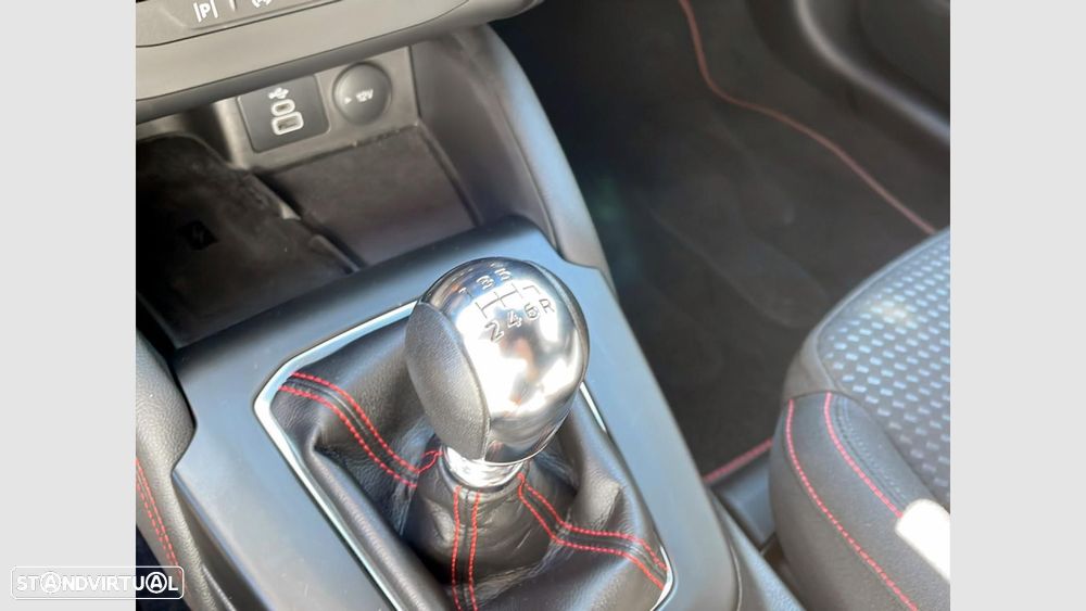 Ford Focus SW 1.0 EcoBoost MHEV ST-Line — fotografia 22