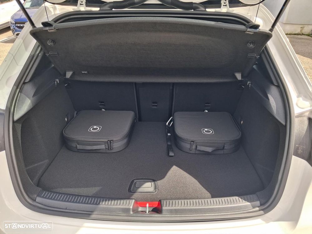 Mercedes-Benz A 250 e AMG Line - 14