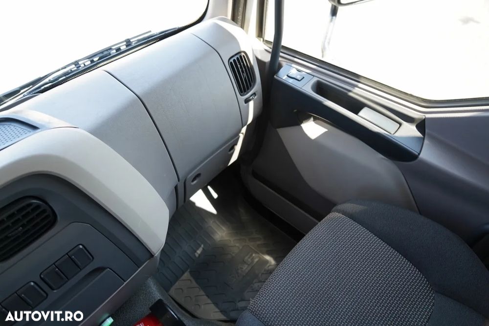 DAF LF 250 / 4X2 / LIVRARE - 7.30 + HDS HYVA HB 150XE3 / RADIOCOMANDĂ / ROTATOARE / MAX. CAPACITATE DE RIDICARE: 5200 KG / FURCĂ PENTRU PALEȚI / EURO 6 - 34