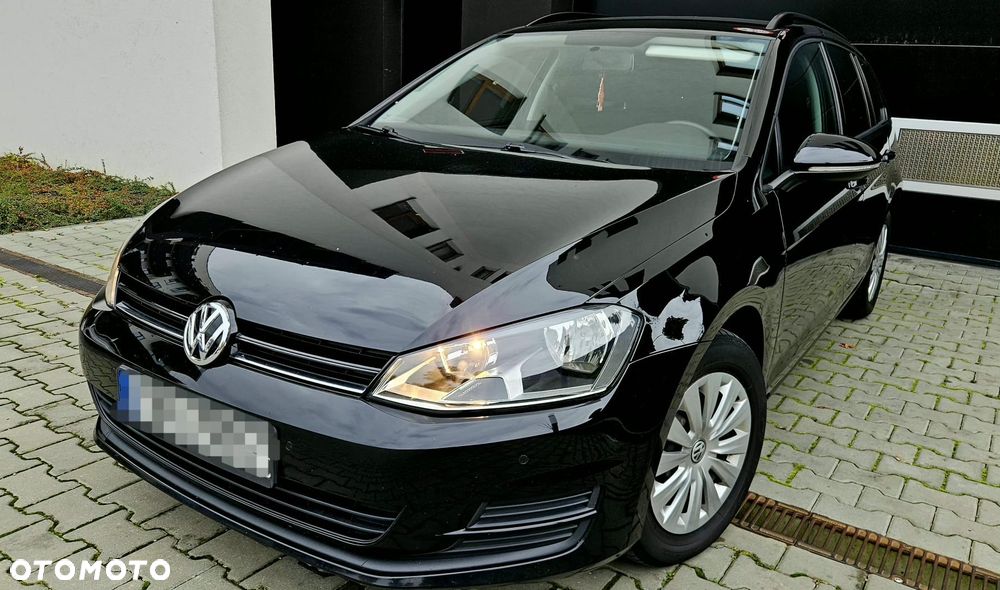 Volkswagen Golf - 1