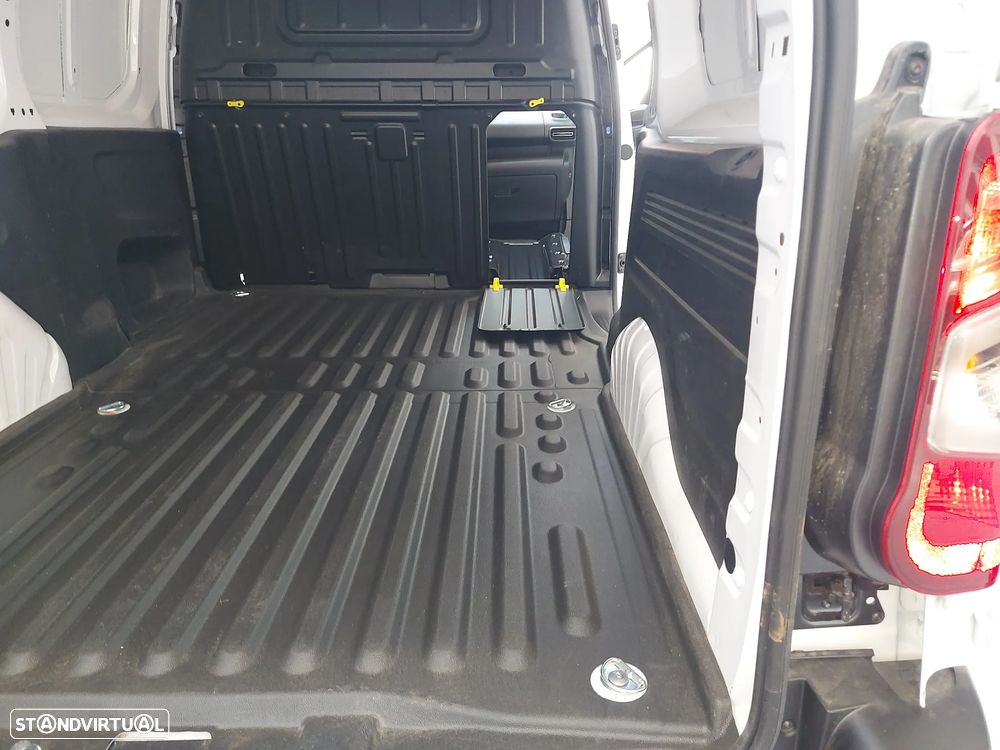 Opel COMBO XL - 24