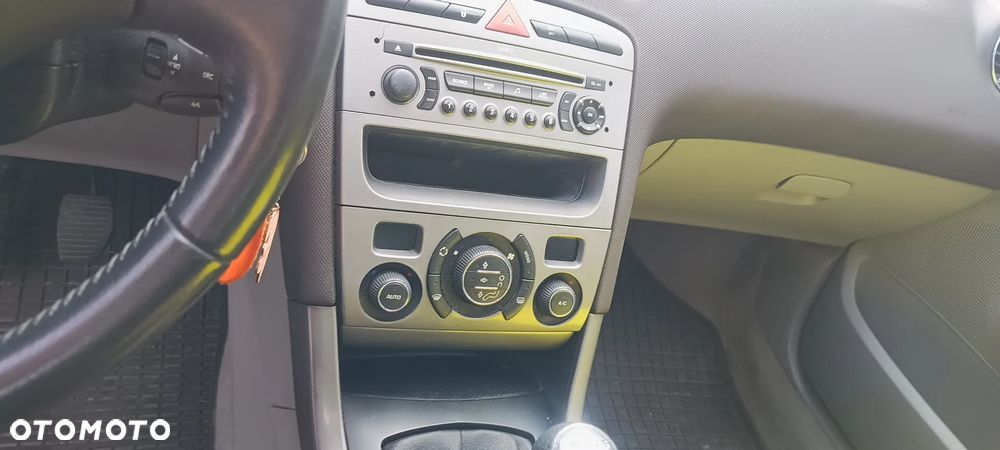 Peugeot 308 - 1