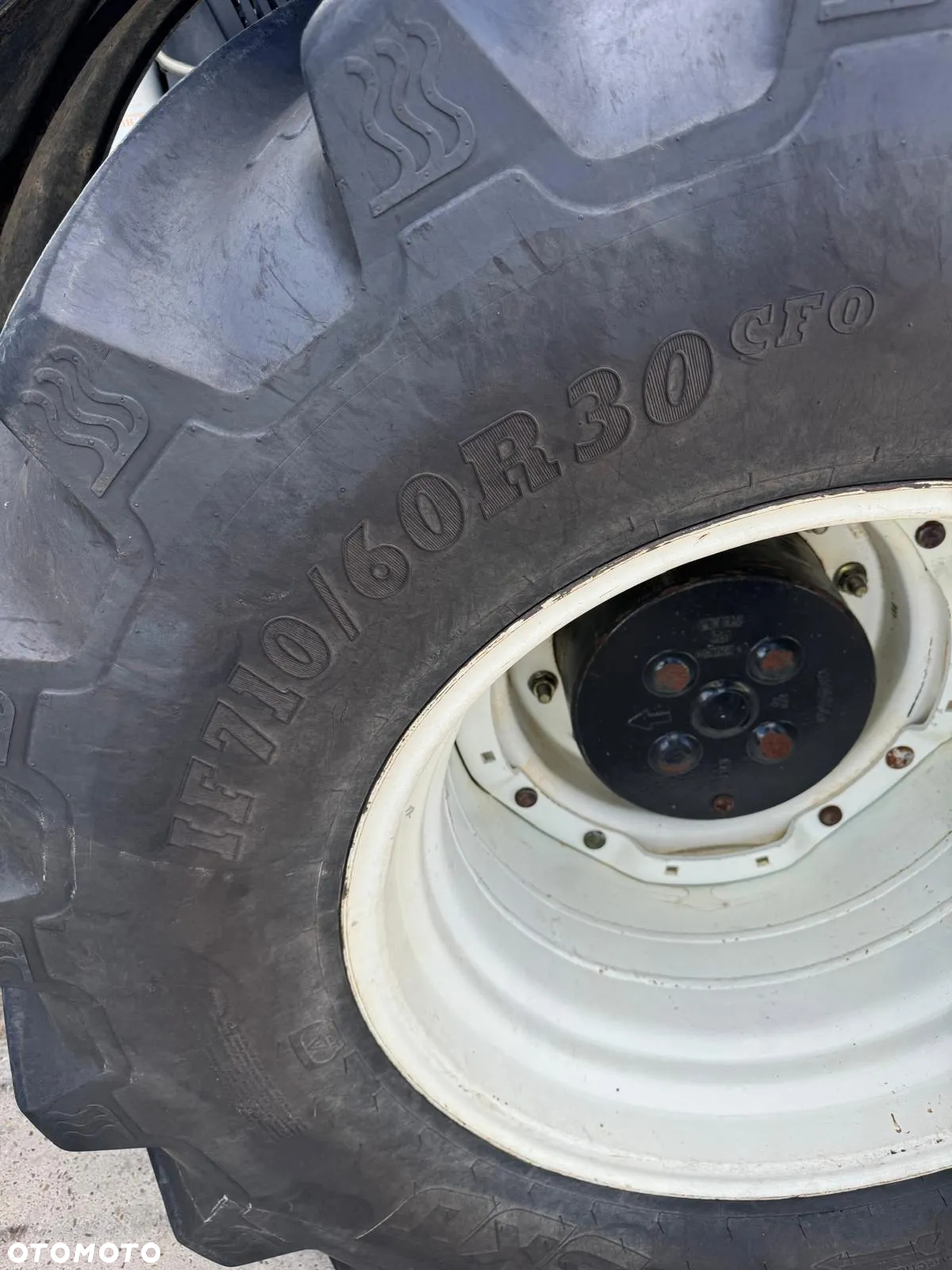 New Holland T8030 - 16