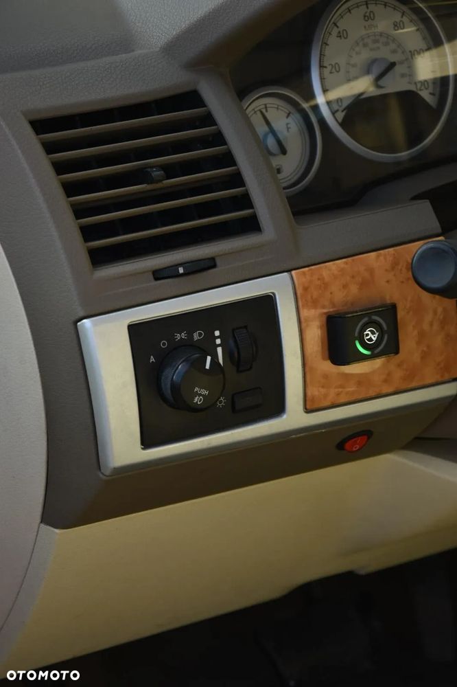 Chrysler Town & Country 4.0 Limited - 9