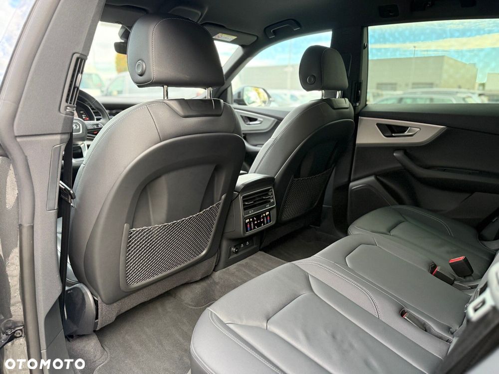 Audi Q8 - 12