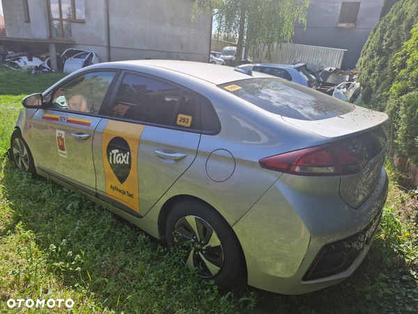 Hyundai IONIQ hybrid Business