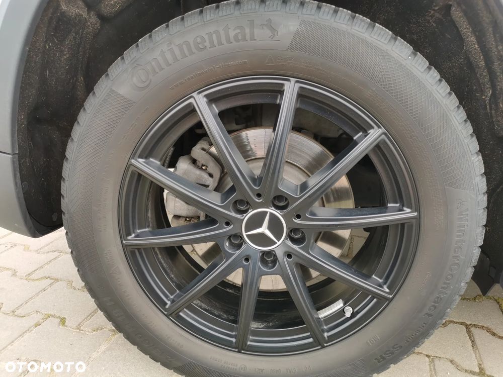 Mercedes-Benz GLA 250 4-Matic AMG Line - 24