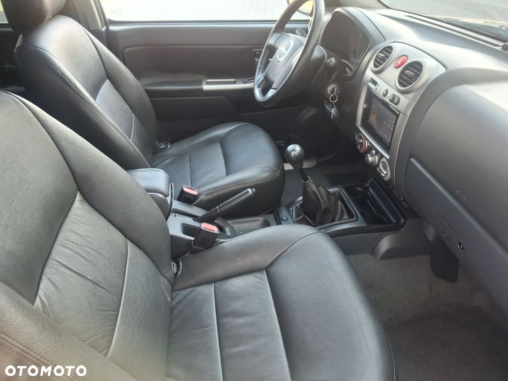 Isuzu D-Max 4x4 Double Cab Custom - 29