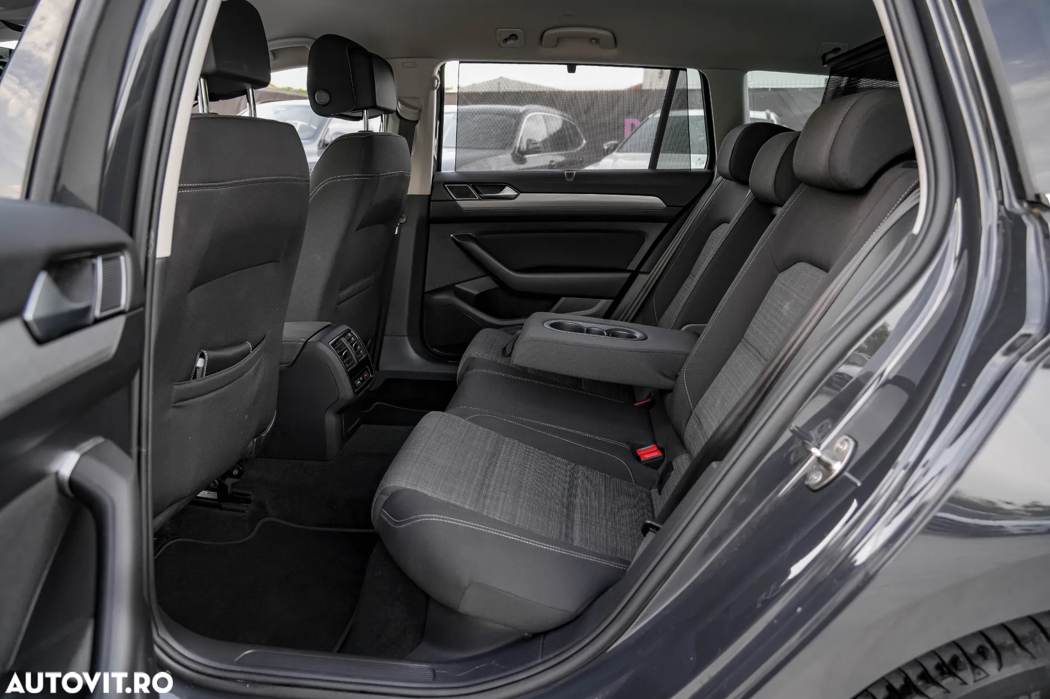 Volkswagen Passat Variant 2.0 TDI DSG (BlueMotion Technology) Comfortline - 24
