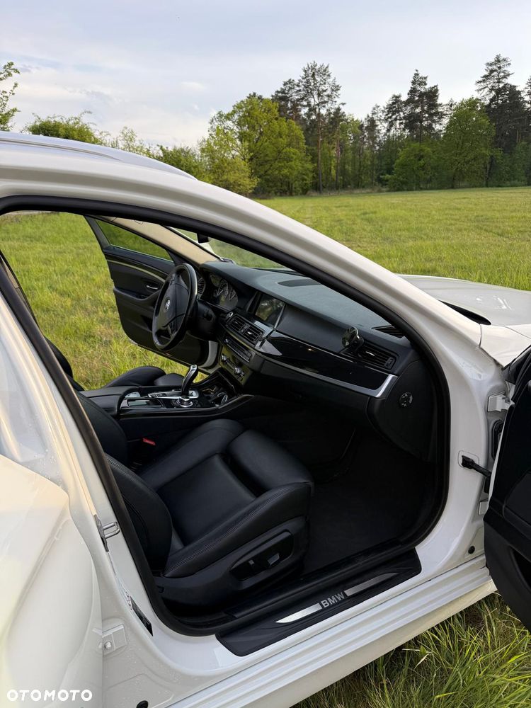 BMW Seria 5 520d Luxury Line - 12