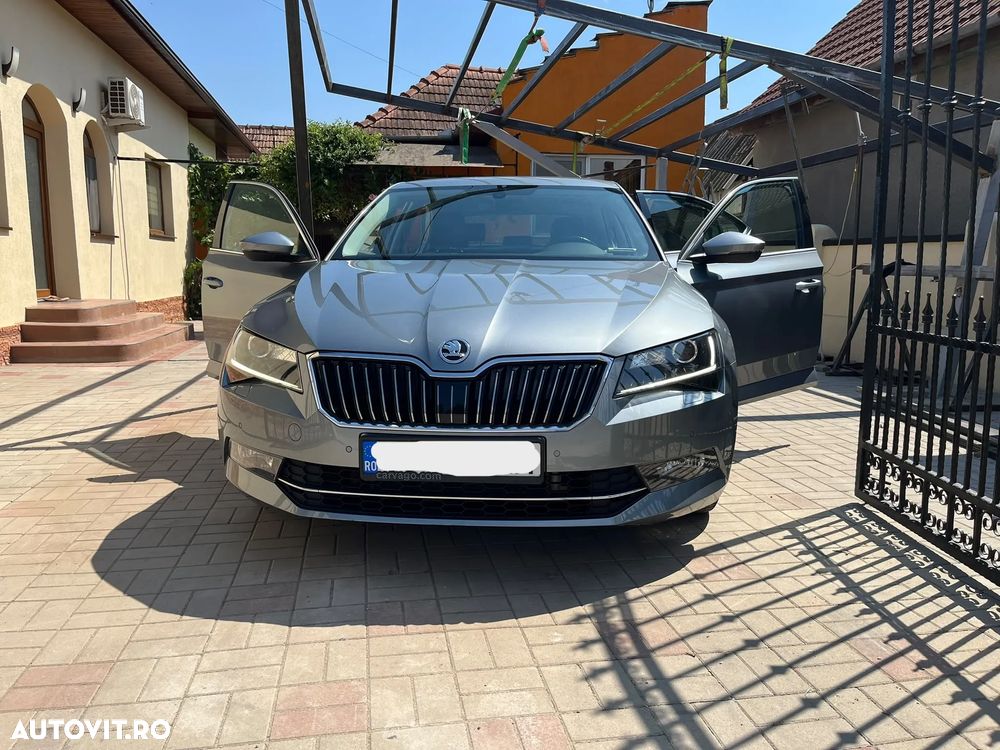 Skoda Superb 2.0 TDI DSG 4X4 Laurin & Klement - 2