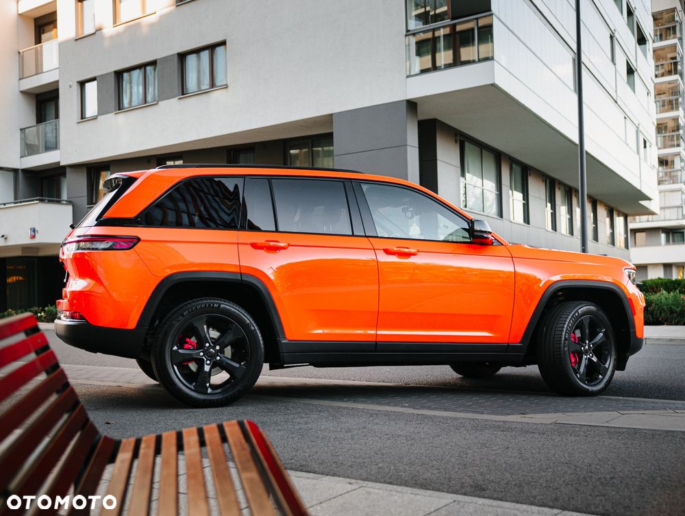 Jeep Grand Cherokee - 16
