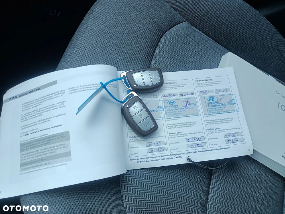 Hyundai IONIQ - 4