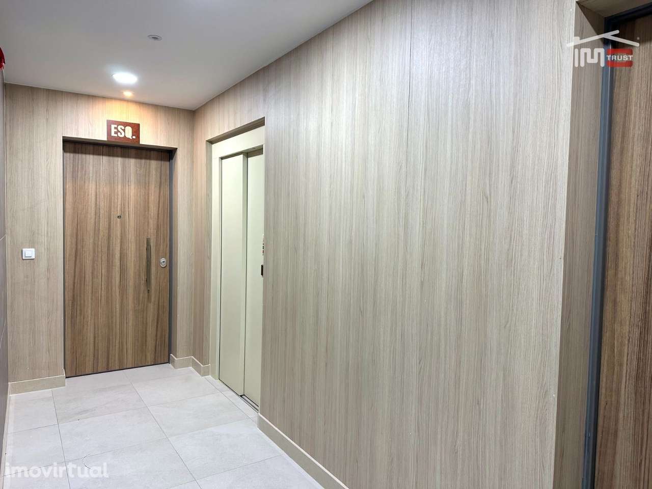 Apartamento T3 com 2 Lugares de Parqueamento e Varandas - Grande imagem: 2/37