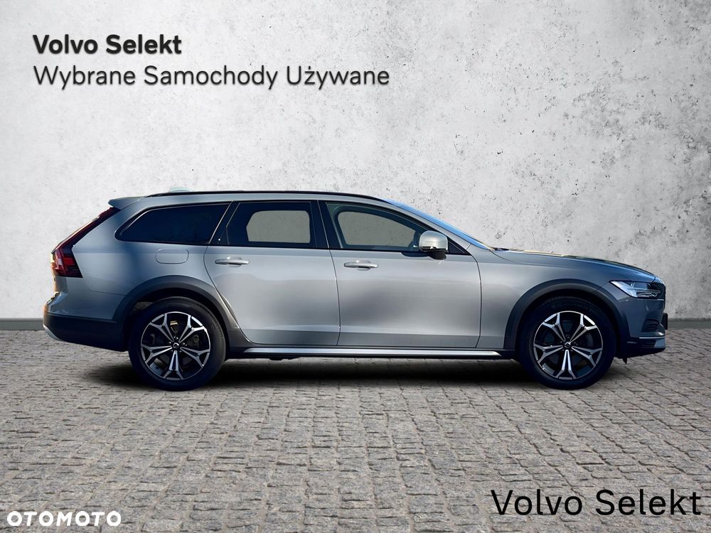 Volvo V90 Cross Country - 8