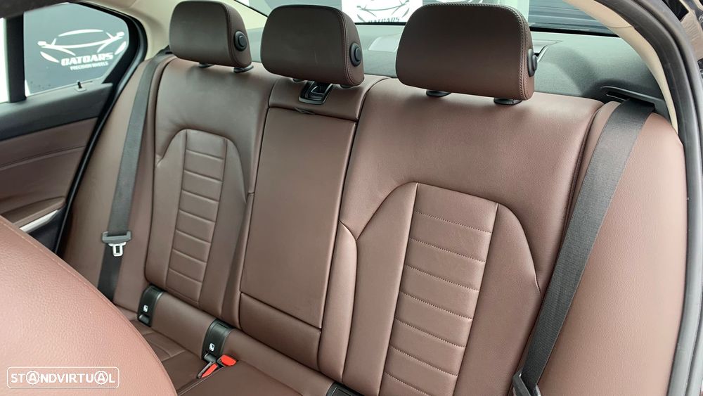 BMW 320 e Aut. Advantage - 33