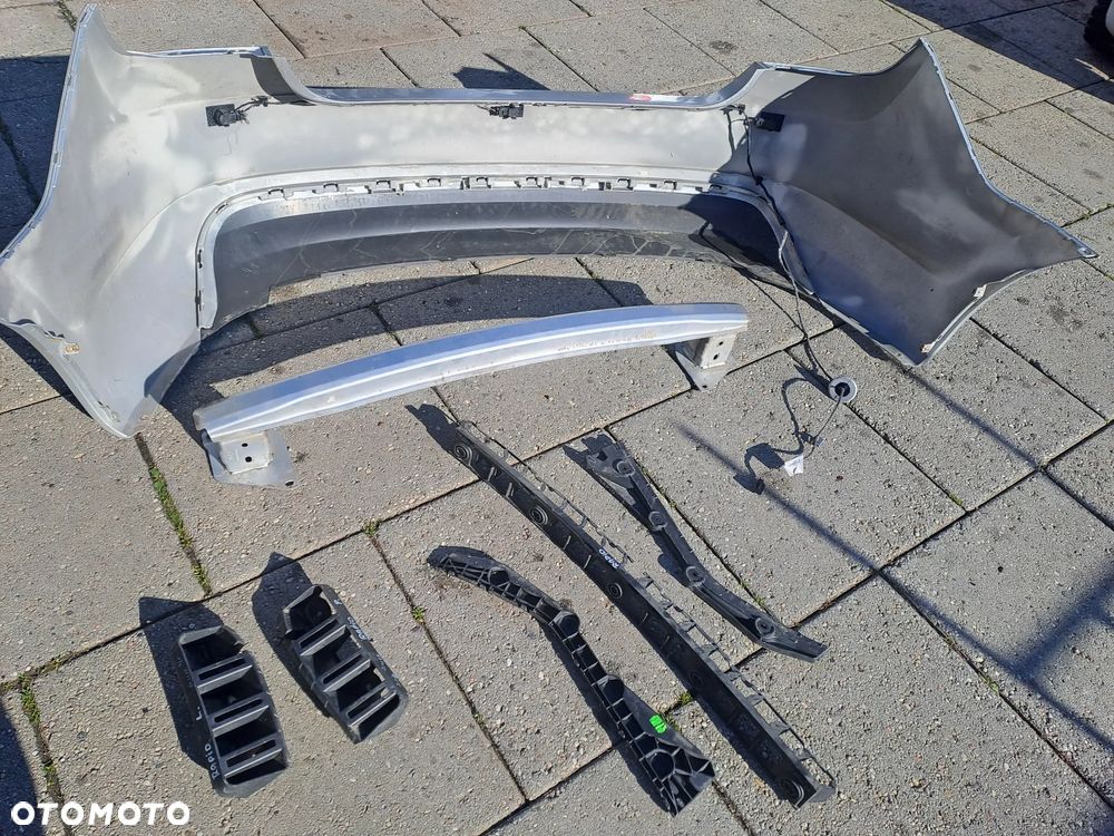 Skoda Rapid LIFTBACK zderzak tylny z PDC kod lakieru LA7W-9156 belka ślizgi i inne - 20