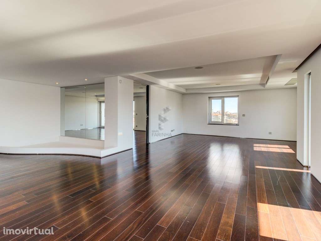 Magnífico apartamento T5 + 1 no Condomínio Jardins São Lourenço - L... - Grande imagem: 5/58