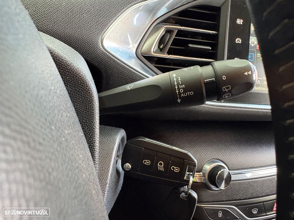 Peugeot 308 SW BlueHDi 120 Stop & Start Active - 43