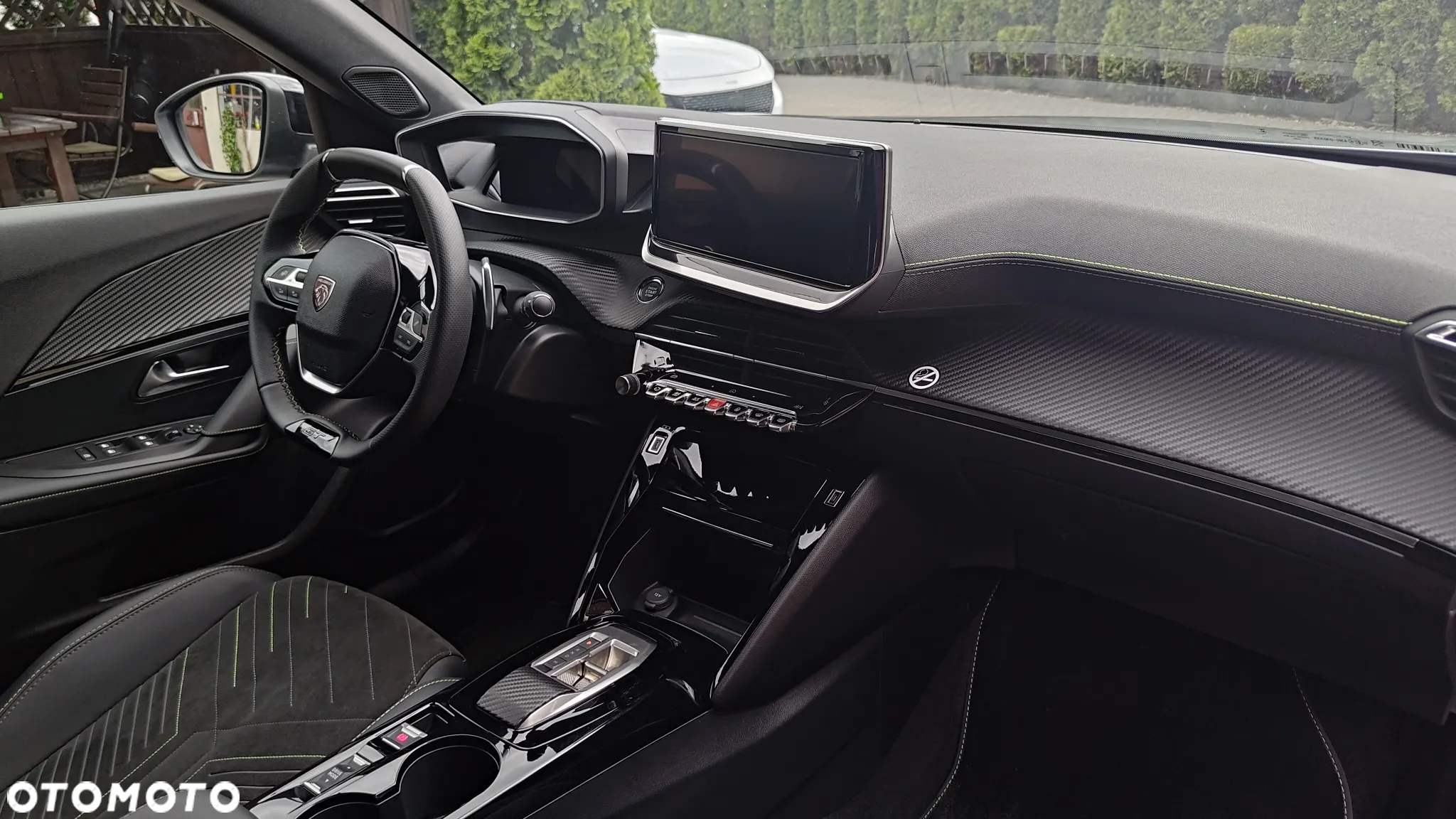 Peugeot 2008 PureTech 130 EAT8 GT - 29