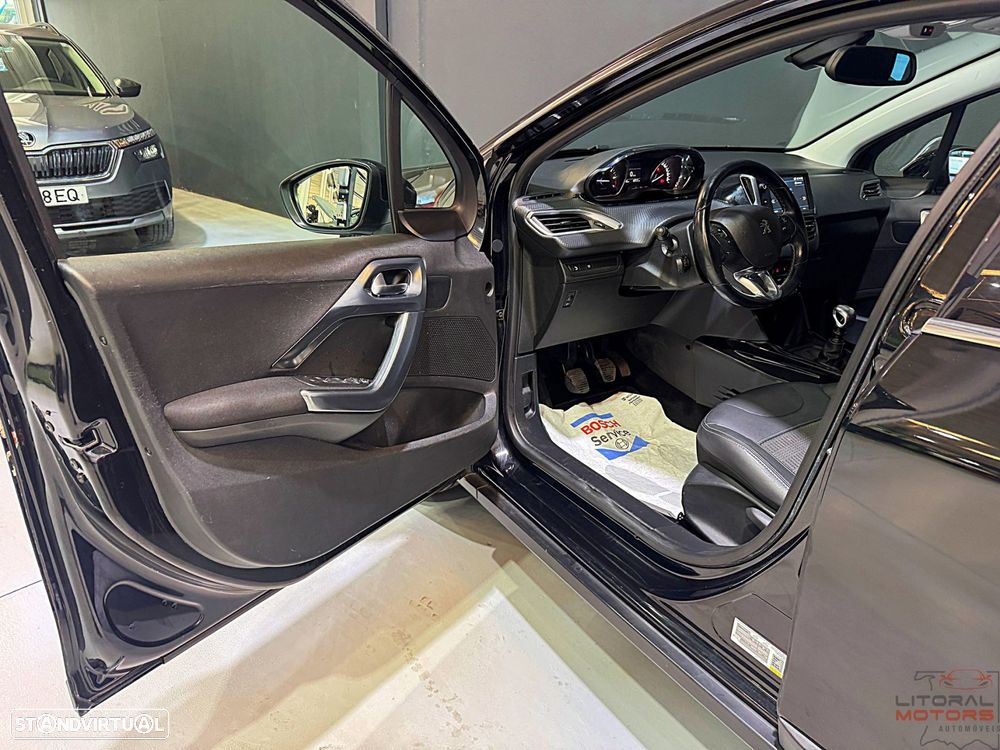 Peugeot 2008 PureTech 130 Allure - 14