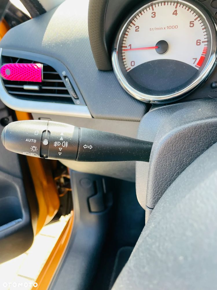 Peugeot 207 - 18
