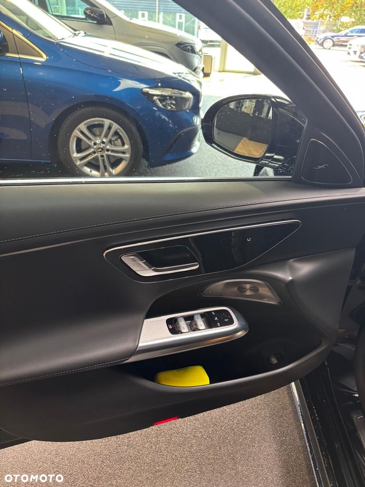 Mercedes-Benz Klasa E 220 d 9G-TRONIC Edition AMG Line - 20