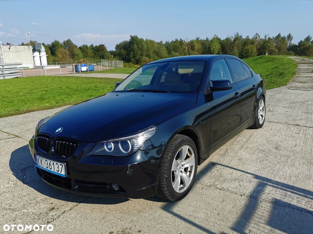 BMW Seria 5 545i - 29